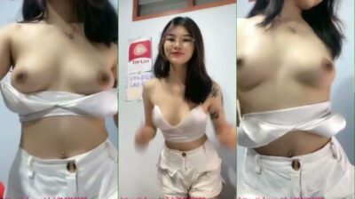 หลุดสาวทางบ้าน โชว์นมให้คนดูอย่างดีเลยสาวแว่นนี่มันแจ่มจริงๆ